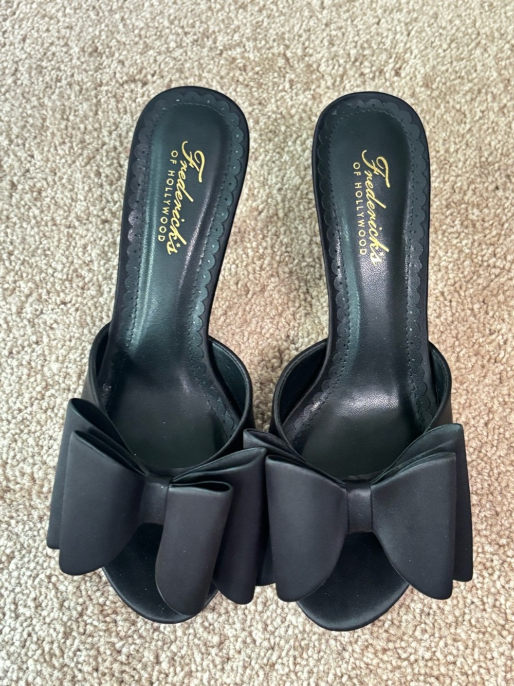 Frederick’s of Hollywood Black Bow Mule Heels - Picture 2 of 2